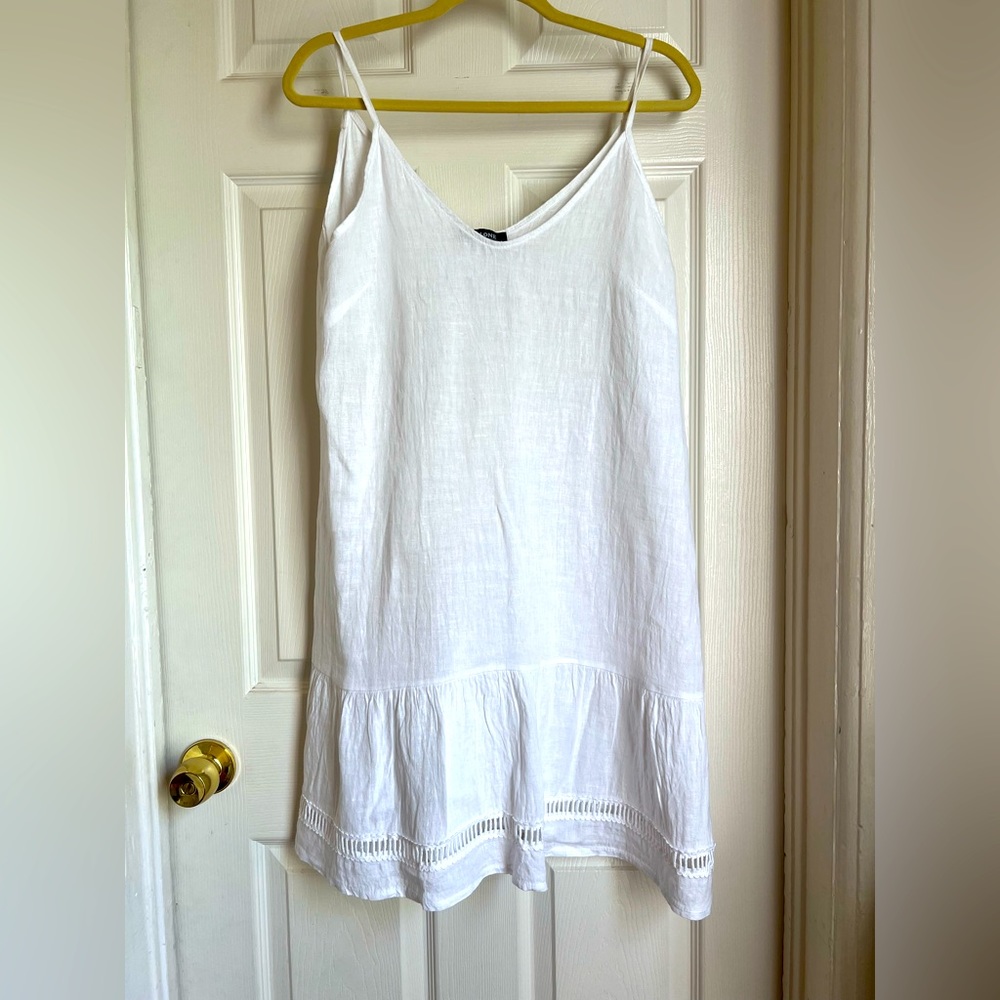 New White linen dress. Tolone beachwear. 100% linen. One size. Fits M and L.